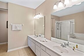 Vista Cay by Orlando Resort Rentals on Universal Boulevard