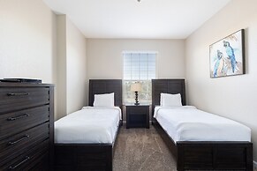 Vista Cay by Orlando Resort Rentals on Universal Boulevard