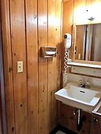 Park Motel and Cabins