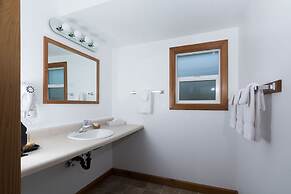 Park Motel and Cabins