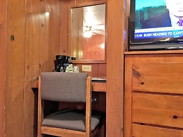 Park Motel and Cabins