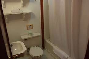 Park Motel and Cabins