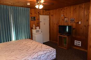 Park Motel and Cabins