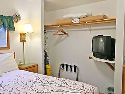 Park Motel and Cabins