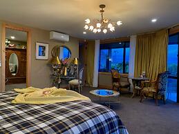 The Flying Trout Boutique Lodge