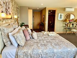 The Flying Trout Boutique Lodge