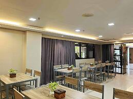 Travelbee Business Inn