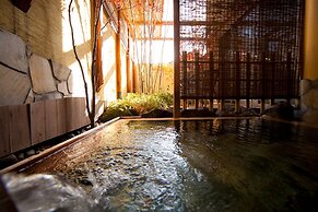 Yufuin Kutsurogi no Yado Nanakawa