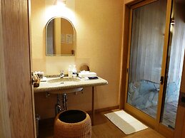 Yufuin Kutsurogi no Yado Nanakawa