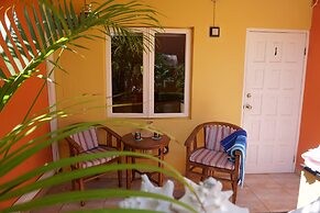 Cariñas Studio Apartments