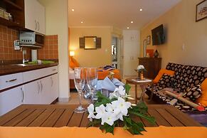 Cariñas Studio Apartments