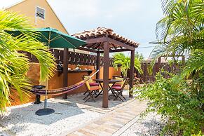 Cariñas Studio Apartments