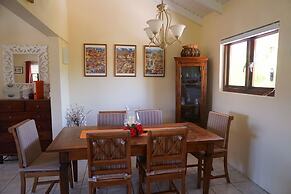 Cariñas Studio Apartments