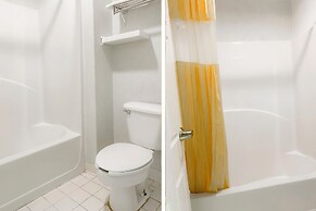 OYO Hotel East Macon I-75