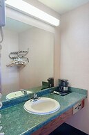 OYO Hotel East Macon I-75