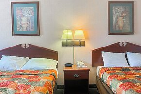 OYO Hotel East Macon I-75