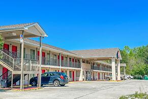 OYO Hotel East Macon I-75