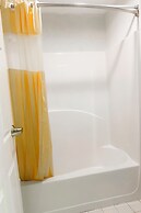 OYO Hotel East Macon I-75