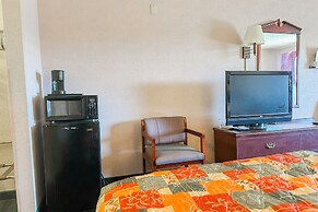 OYO Hotel East Macon I-75