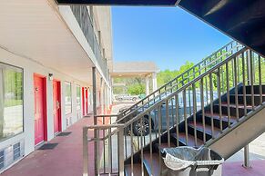 OYO Hotel East Macon I-75