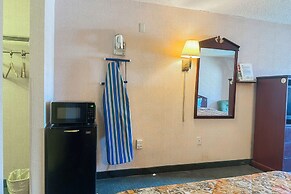 OYO Hotel East Macon I-75