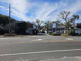 Captain's Cove Motel