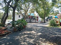 Captain's Cove Motel