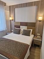 Pera Arya Hotel