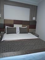 Pera Arya Hotel