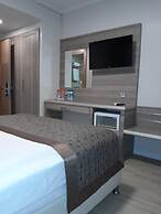 Pera Arya Hotel