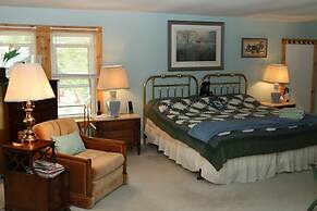 Sunny Rock B&B Haliburton
