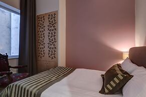 No11 Hotel & Apartments