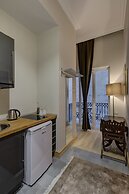 No11 Hotel & Apartments