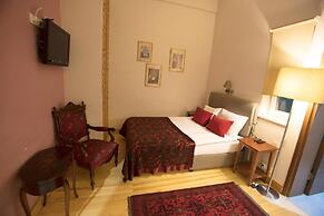 No11 Hotel & Apartments