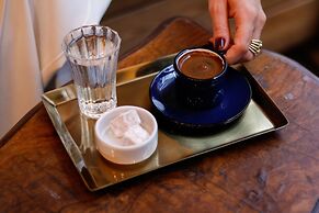 No11 Hotel & Apartments