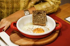 No11 Hotel & Apartments