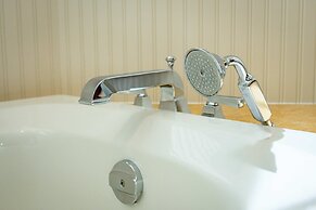 The Inn at Cobble Beach