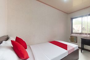 OYO 426 Coco Grove Tourist Inn