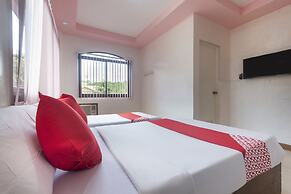 OYO 426 Coco Grove Tourist Inn