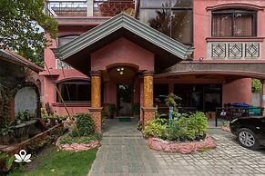 OYO 426 Coco Grove Tourist Inn