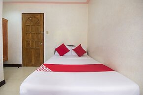 OYO 426 Coco Grove Tourist Inn