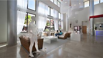 Leo Punta Umbria III - Adults Only