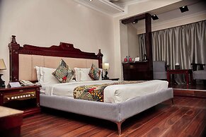 Best Western Plus Paramount Hotel