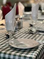 The Georgian Hollies