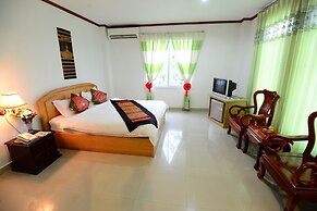 Douangpraseuth Hotel