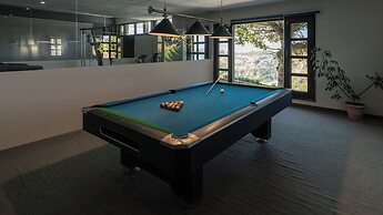 WoodSmoke resort & Spa