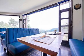 WoodSmoke resort & Spa