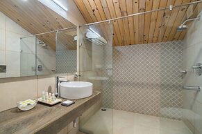 WoodSmoke resort & Spa