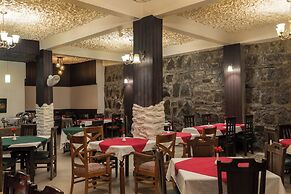 WoodSmoke resort & Spa