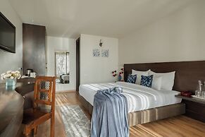 WoodSmoke resort & Spa